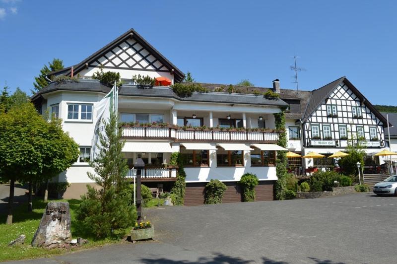 Hotel "Woiler Hof" Garni Еслое Екстер'єр фото